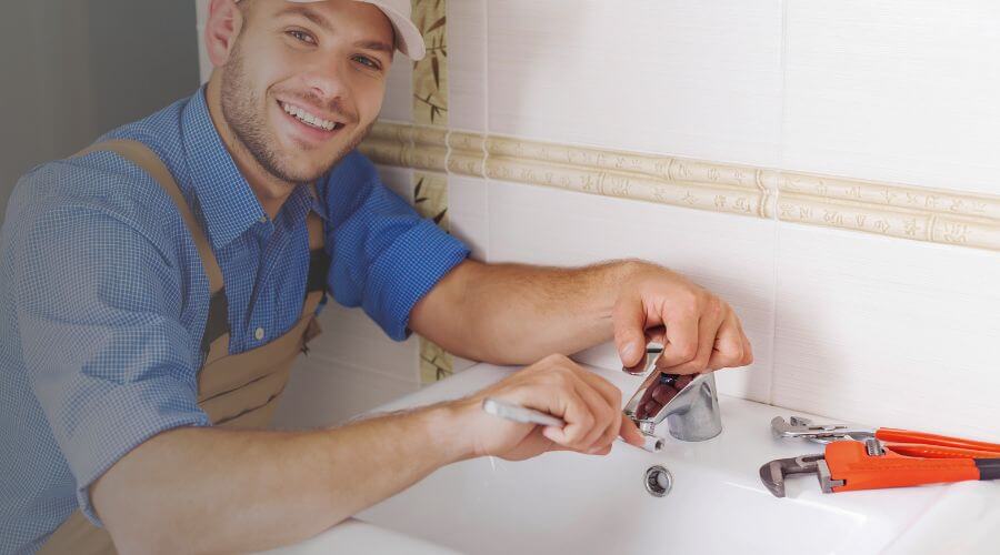 Handle or spout repair in Mentor, OH
